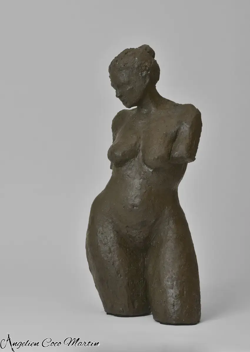 Jonge vrouw, (torso met hoofd)
