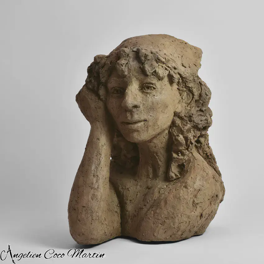 Jonge Mexicaanse met doek in het haar